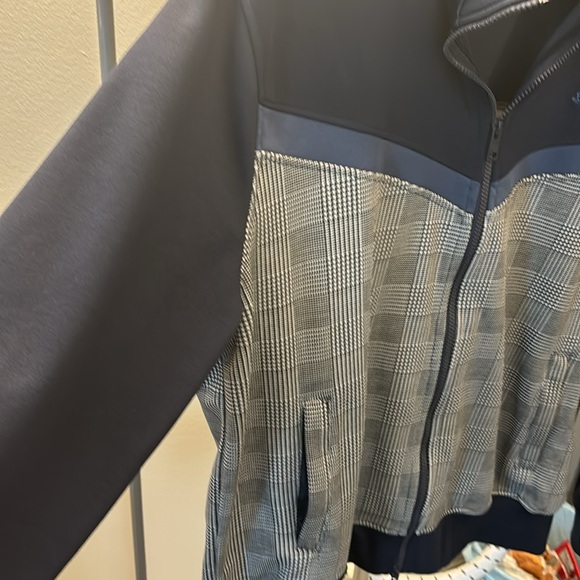 Gently used Ben Sherman zip up - Picture 6 of 6